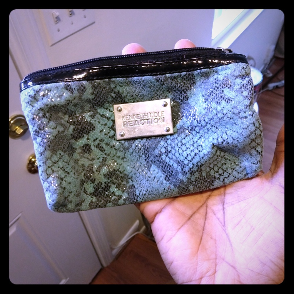 Kenneth Cole designer coin purse, great condition